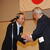 関会長から国家表彰を称えられる茨城・宇田川理事長