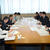 角田支部長（右側最奥）と山﨑副支部長（右側最手前）らが災害時の避難場所となる小中学校に石油機器導入を提案した