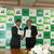 青森は県と官公需適格組合の利用などを盛り込んだ協定を結んだ（㊧は大坂理事長）