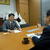 古川財務副大臣に業界実情を説明する河本副会長㊨