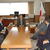 　杉本委員長（中央）と懇談する関会長（右から３人目）ら