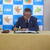 協定書に署名する四十物理事長