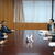 連携強化に向けて会談するアル・サダ大臣（左手前から２人目）と茂木大臣（右手前から２人目）