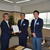亀岡ＣＯＯ（左）にＳＳ経営の下支えを要望する浜田部会長（中央）と出光副部会長