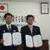 　災害協定書を交わした高橋支部長（右）と富樫署長