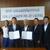 災害時協定を結んだ岐阜・中津川支部の役員ら（左から３人目が丸山大知支部長、中央は青山節児市長）