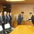 富士市長に提言書を手渡す富士支部執行部