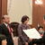 山谷副知事から表彰状を受ける濱中理事長（園部理事長は欠席）