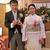 受章を祝福された亀井理事長と佳子夫人