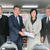 コストコなどの影響をまとめた資料を太田議員に手渡した（右から前田会長、太田議員、亀井理事長、藤本専務)