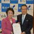 災害時協定の締結を受けて記念撮影する林市長（左）と森理事長