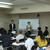 真剣に講義を聞く受講生（大分県石油会館で）