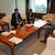 ＪＸＴＧエネルギー幹部に住民拠点ＳＳの意義を訴える加藤副会長・専務理事（右手前）
