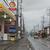 平日はまだ交通量が少なく地場ＳＳも閑散としている（11日、栃木県足利市）