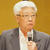 あいさつする西村理事長