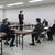 古島課長（中央）の解説を聞く各府県事務局責任者