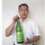 純米吟醸酒「ＤＡＺＡＩ」を手にする田村社長