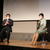 脱炭素に向け小池都知事（右）と議論する西村環境大臣