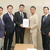 知事宛ての要望書を手渡した（右から小礒、小松、武田局長、早坂、田村の各氏）