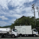 ローリーが高圧発電機車へ燃料供給する様子（7月30日、宇城市、写真提供：九州電力送配電）